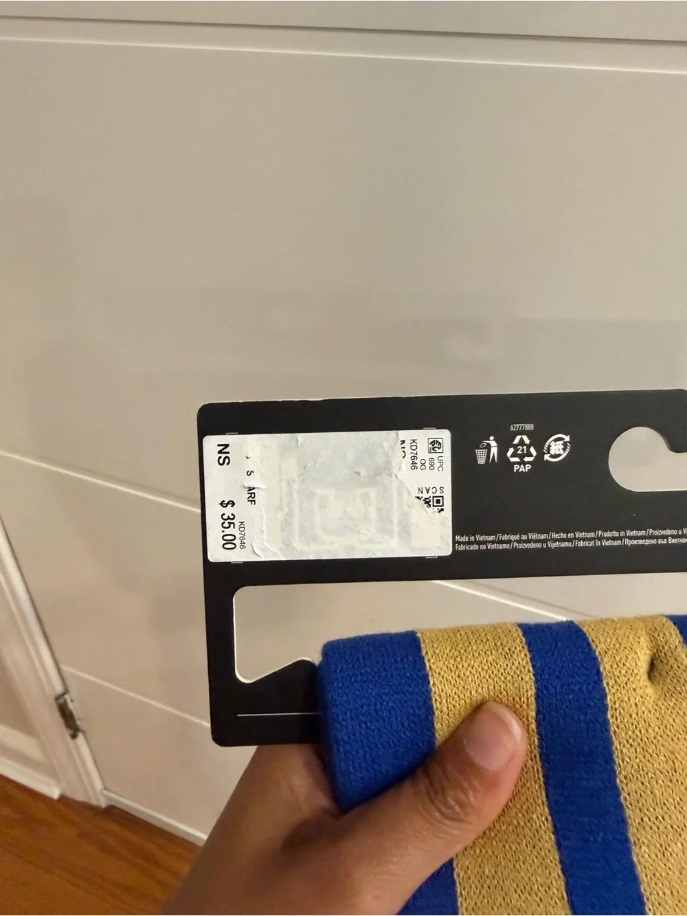 This is an Adidas Italy 26 scarf in Bold Blue and Hazy Beige